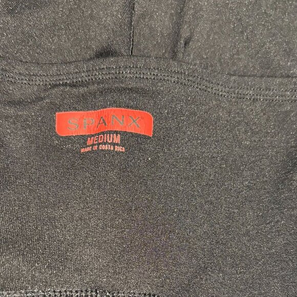 Spanx Black Cropped High-Waisted Leggings Size Medium - Picture 6 of 7